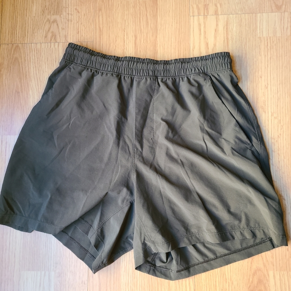 Lululemon Pace breaker shorts size small 5inch